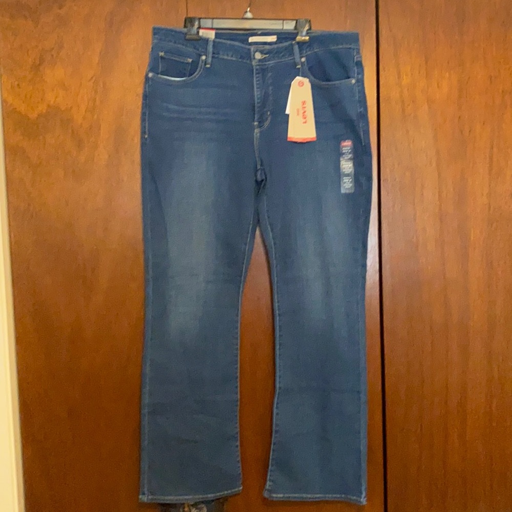 BRAND NEW Levi’s Shaping Bootcut Jeans